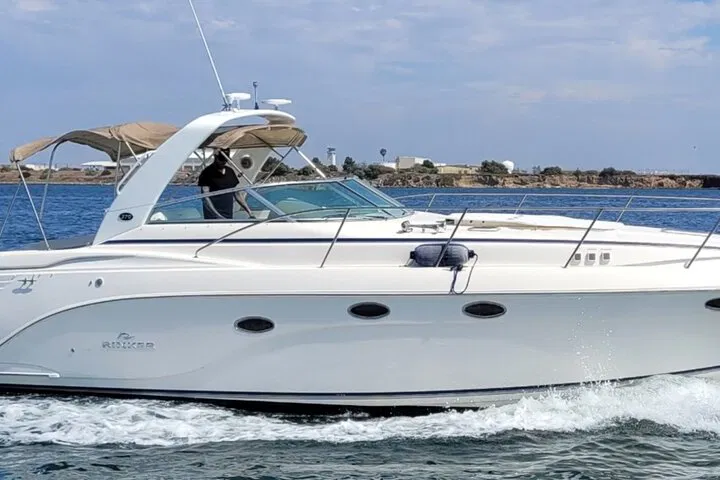 San Diego Bay Cruiser: Your Private Luxury Event Awaits!