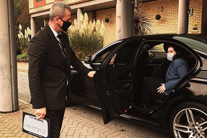 Stress-Free Heathrow-Gatwick Transfers: Your Private Chauffeur Awaits