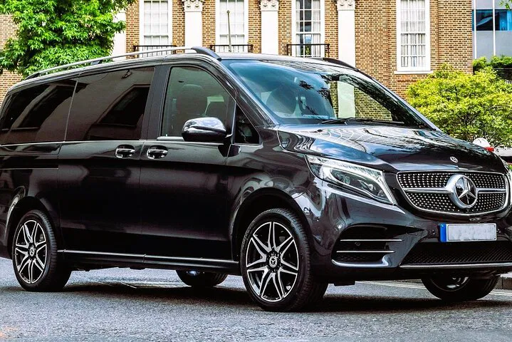 Stansted Airport: Private London Transfer