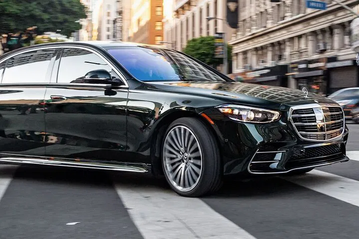 Effortless London Airport Transfer: Luxury & Reliability Await