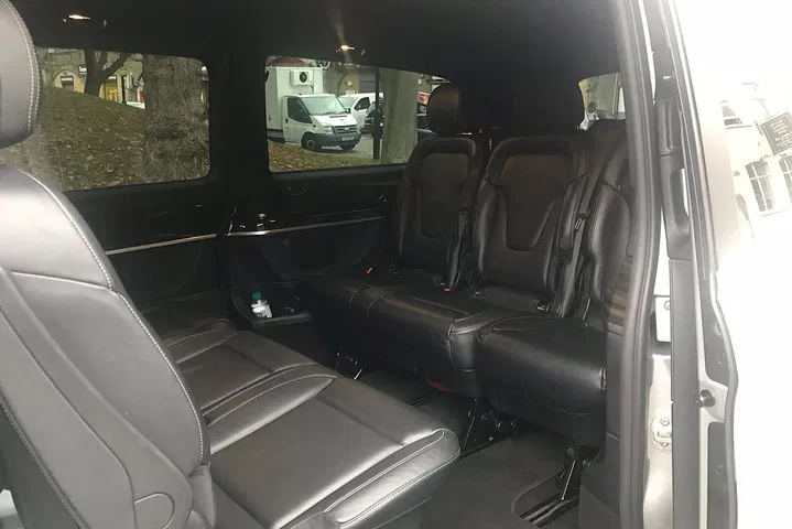 Stress-Free London to Gatwick Transfer: Luxury & Reliability