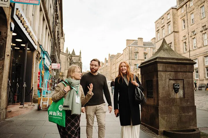 Edinburgh Castle VIP & Holyrood Palace Day Tour