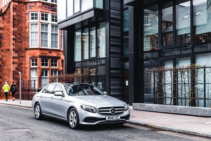 Luxury Glasgow to Edinburgh Executive Transfer: Arrive in Style