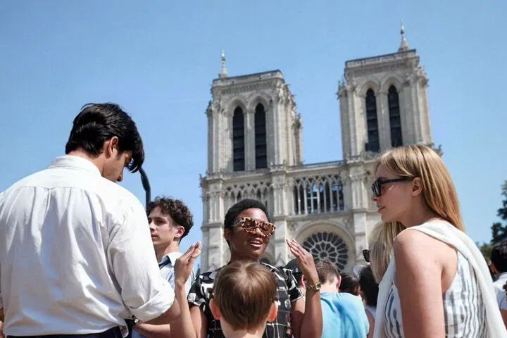 Notre Dame & Sainte Chapelle: Small Group Paris Walking Tour
