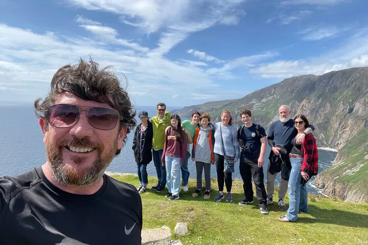 Unveiling Southern Ireland: A Luxurious 6-Day Small Group Adventure