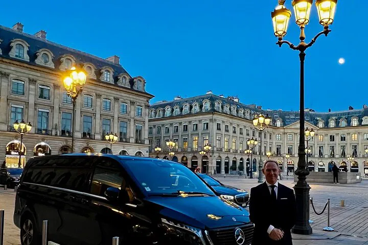 Luxury Transfer: Paris to Geneva/Lausanne in Style & Comfort