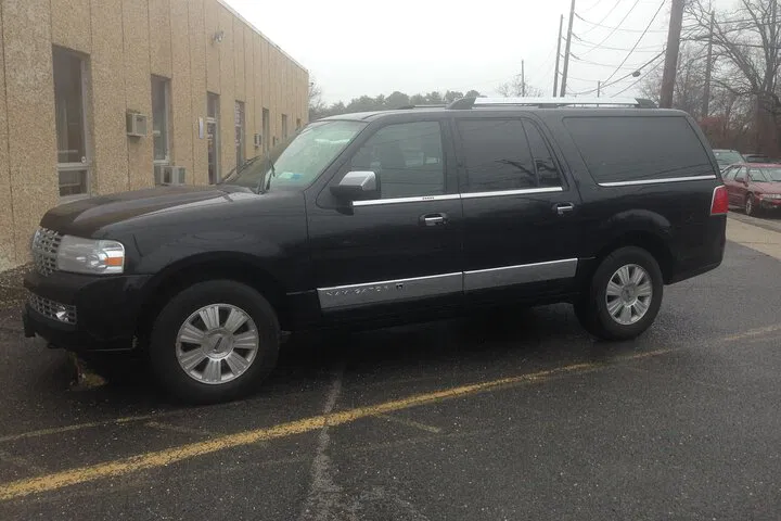 Effortless Long Island Transfer: Door-to-Door to Manhattan or Brooklyn Pier
