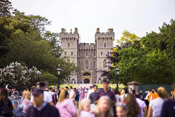 Discover Windsor: A Personalized Day Trip from London with Private Driver
