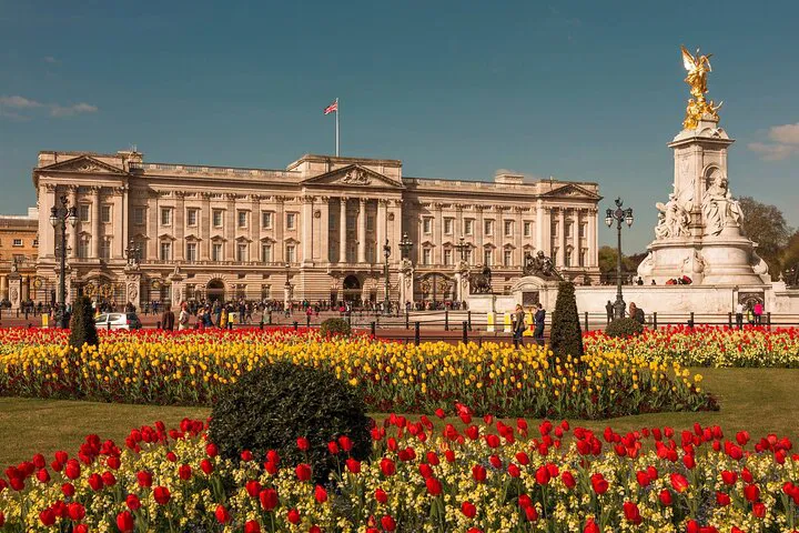 Unravel a Cold Case: Self-Guided Murder Mystery by Buckingham Palace