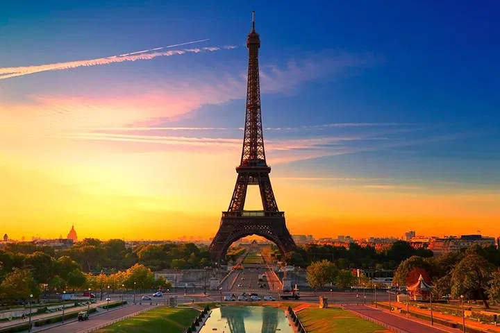 Stress-Free Paris to Disneyland Transfer: Private Door-to-Door Service