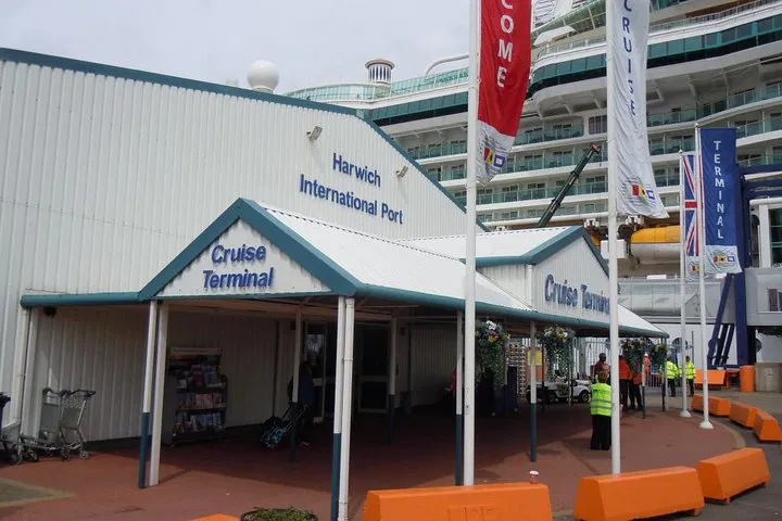 Seamless London Escape: Private Transfer from Harwich Port Terminal