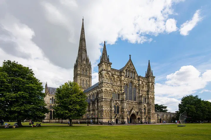 Salisbury & Magna Carta Private Tour from Southampton