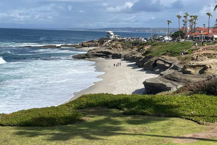 Discover La Jolla's Charm: A Historic Walking Adventure