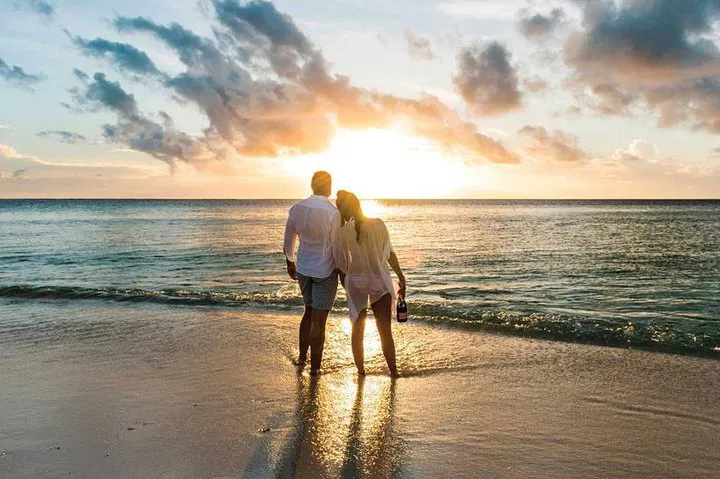 Romantic Hong Island Sunset Tour: Krabi's Honeymoon Bliss