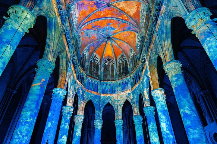 Reims Basilica LUMINISCENCE: 360° Show & Live Choir