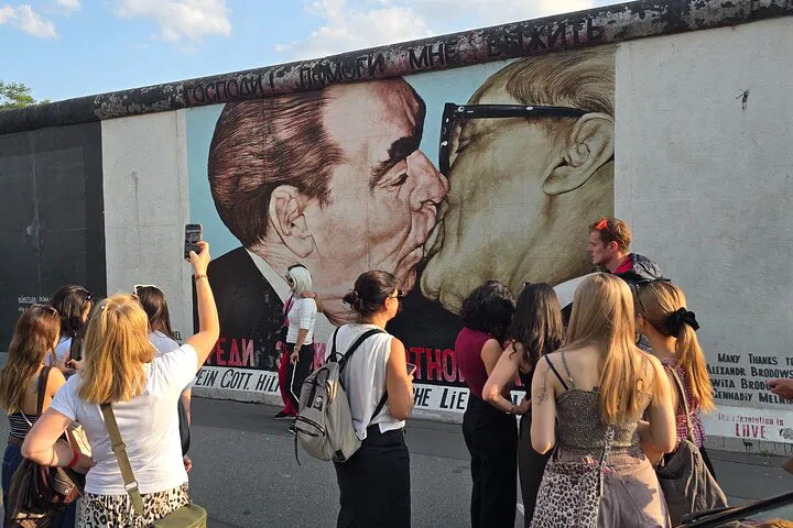 Berlin's Best: Street Food & History Bike Tour