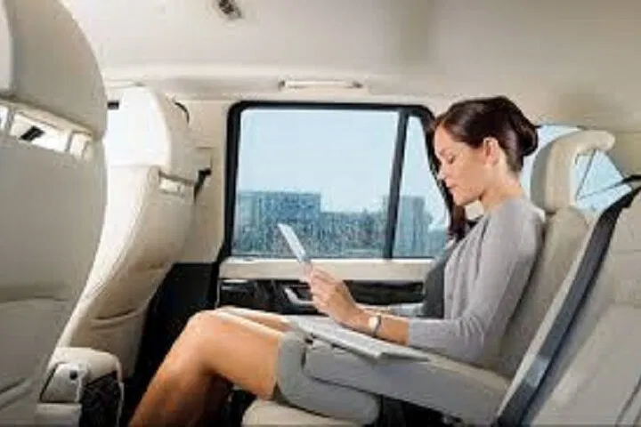 Toronto Private Airport Transfer: Arrive in Style and Comfort
