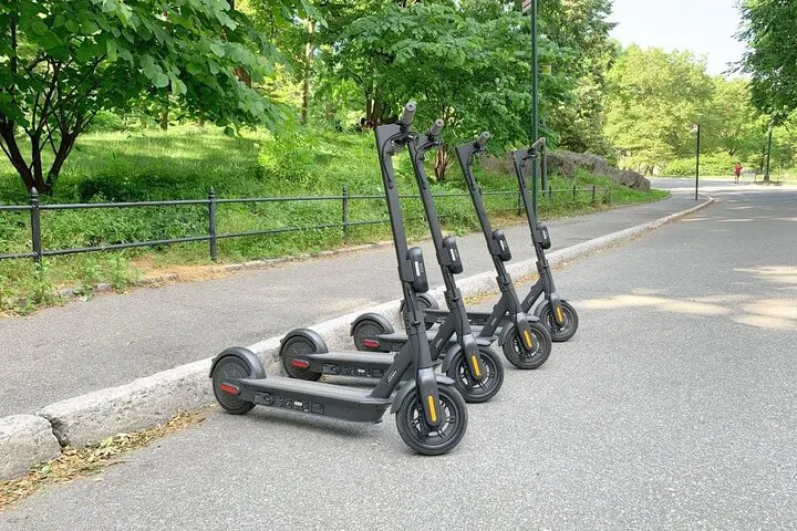 Effortless NYC Exploration: Electric Scooter Adventures Await!