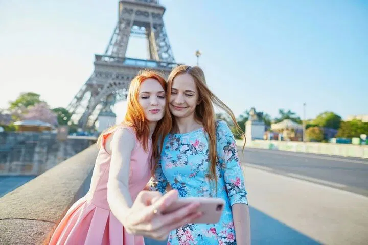 Eiffel Tower: Summit Access by Elevator - Breathtaking Views!