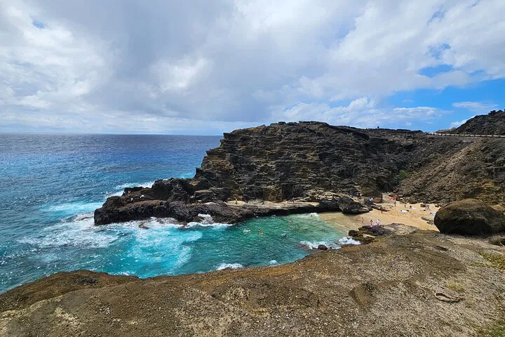 Oahu Jeep Tour: Unleash Island Magic with a Hospitality Expert!