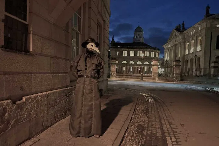 Oxford Ghost Tour: Spooky Tales & City Secrets