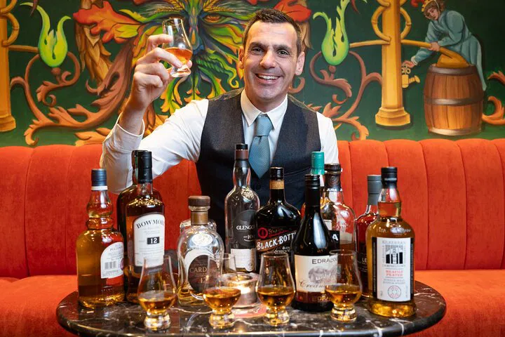 Mountebank's Whisky Comedy: A Spirited Scottish Adventure!