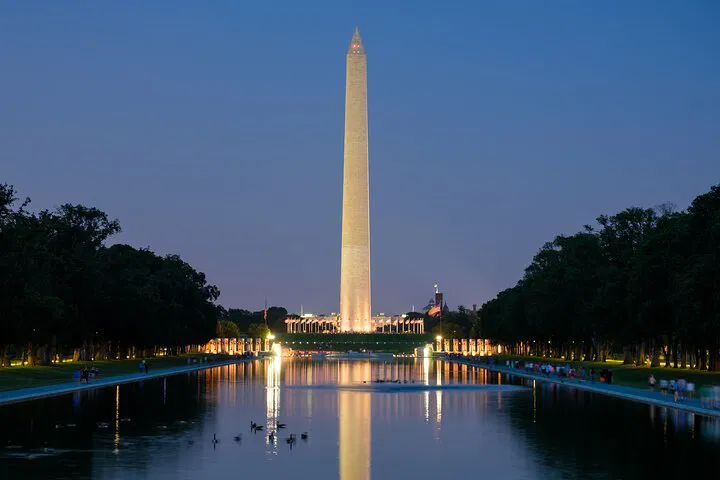 DC Monuments by Moonlight: Uncover History on an Intimate Night Walk