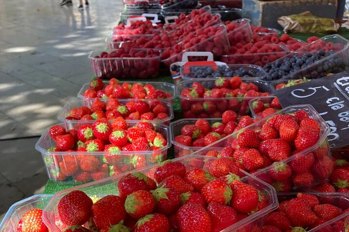 Aix-en-Provence Market Tour: Taste the Flavors of Provence!