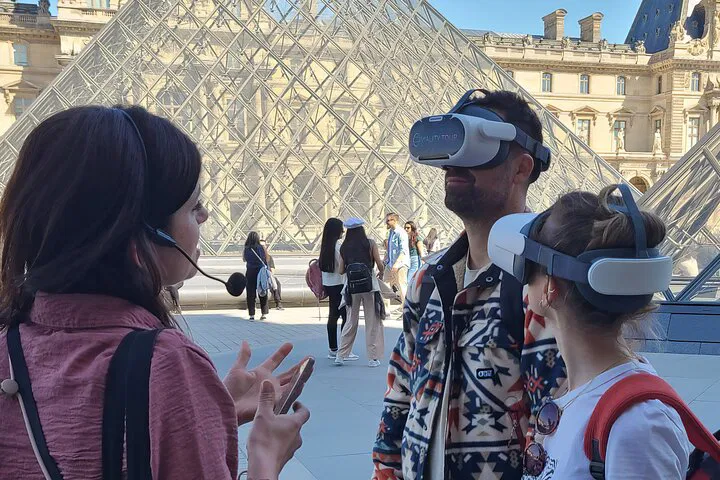 Step into History: VR Louvre Experience