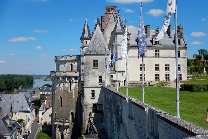 Loire Valley Castles: A Luxurious Private Wine & History Escape from Paris