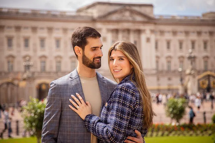 Buckingham Palace Photo Shoot: Capture London Memories in Style