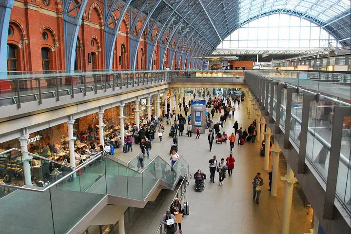 Stress-Free Eurostar Arrival: Private Transfer from St Pancras to Heathrow