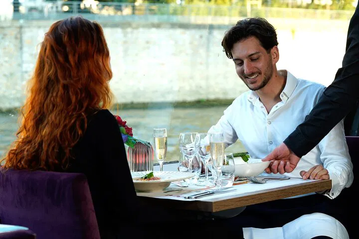 Paris Dinner Cruise: Seine River Lights & Wine!