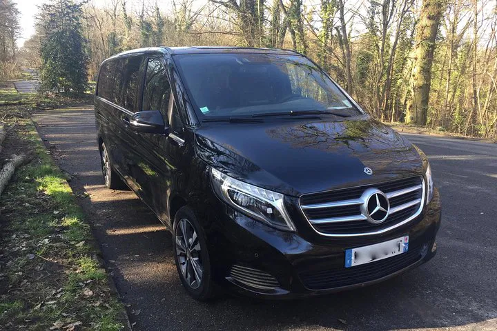 Stress-Free Paris Arrival: Private Van Transfer from Beauvais Airport
