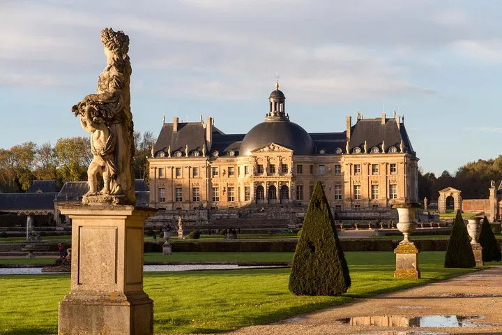 Royal Escapes: Discover Fontainebleau & Vaux-Le-Vicomte Castles from Paris