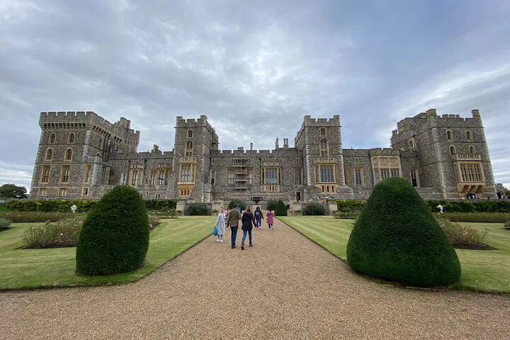 Windsor, Stonehenge & Bath: Private Day Trip