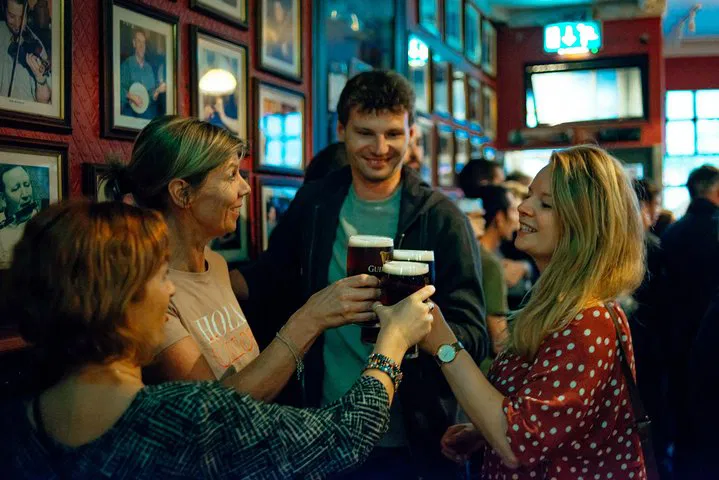 Dublin's Classic Pubs: A Private Nightlife, Music & Beer Tour