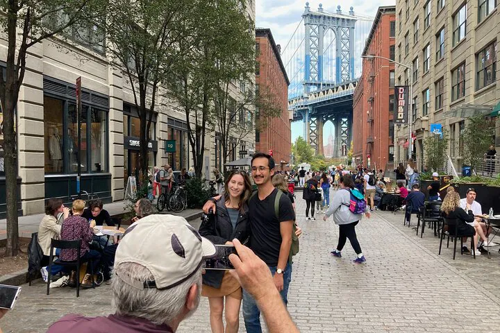 Brooklyn Bridge Walk: Manhattan Views & Local Secrets