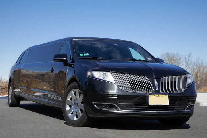NYC Airport Limo Arrival: Ultimate Luxury & Style