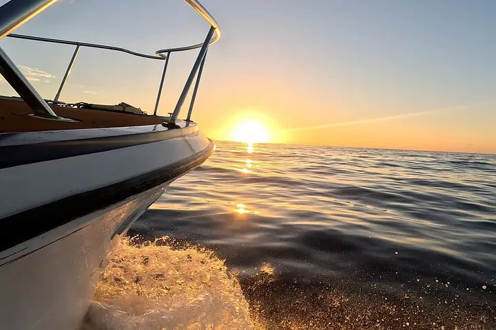Waikiki Sunset Cruise: Diamond Head Views & Marine Life Encounters