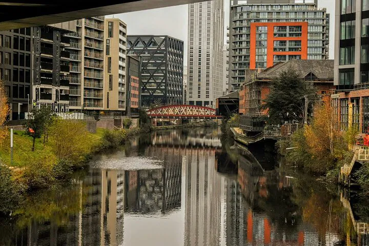 Manchester's Architectural Gems: A 3-Hour Outdoor Orientation