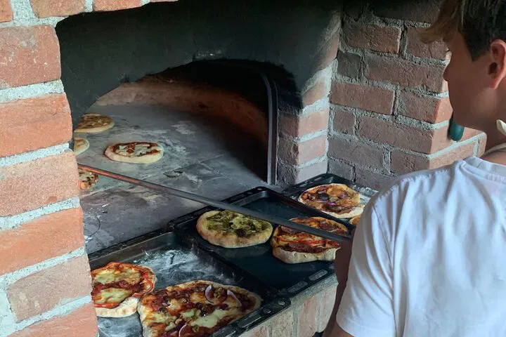Craft Your Culinary Masterpiece: Pizza Workshop in the Italian Countryside!
