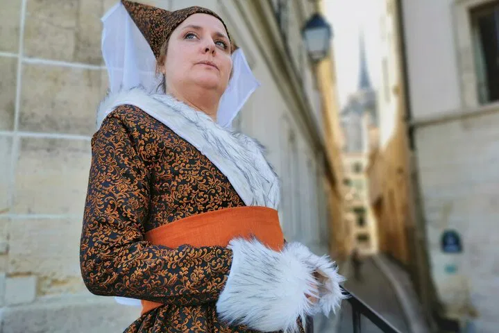 Isabeau's Ile de la Cité Tour: History & Intrigue