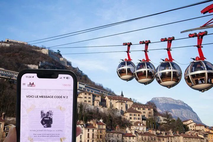 Grenoble's Great Escape: Crack the Outdoor Heist!