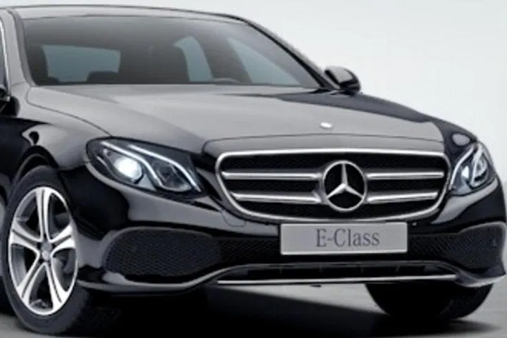 Luxury Dublin-Galway Transfer: Arrive in Style & Comfort