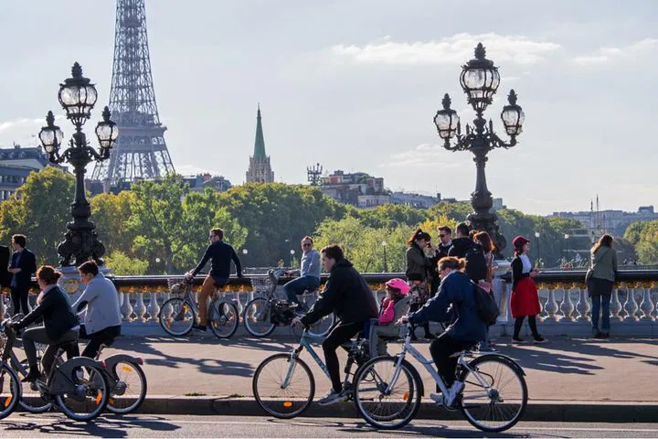 Parisian Wonders: Private Electric Bike Adventure Through History