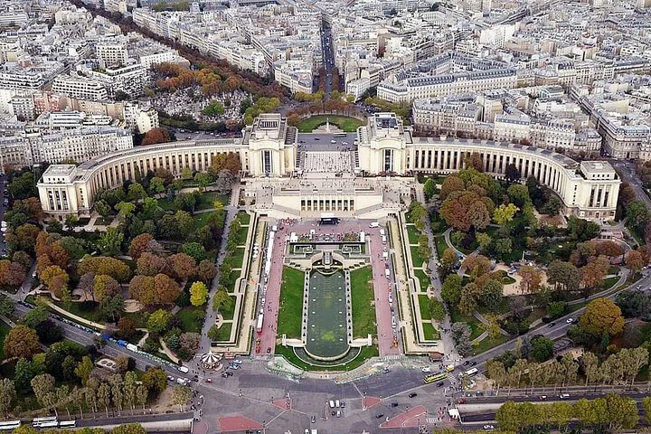 Stress-Free Paris Airport Transfers: Private & Professional