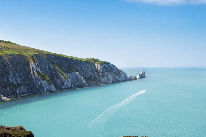Uncover Isle of Wight's Charm: A Portsmouth Day Tour