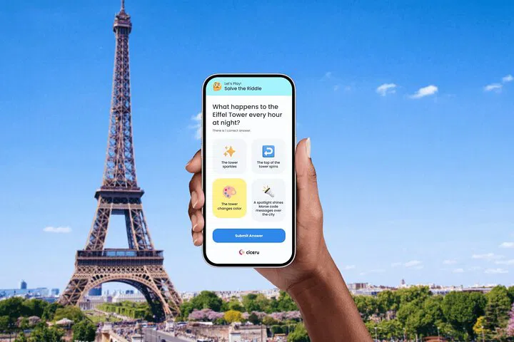Eiffel Tower to Arc de Triomphe Self-Guided Walking Tour