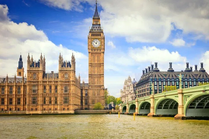 London & Stonehenge: A Majestic 4-Day Guided Tour